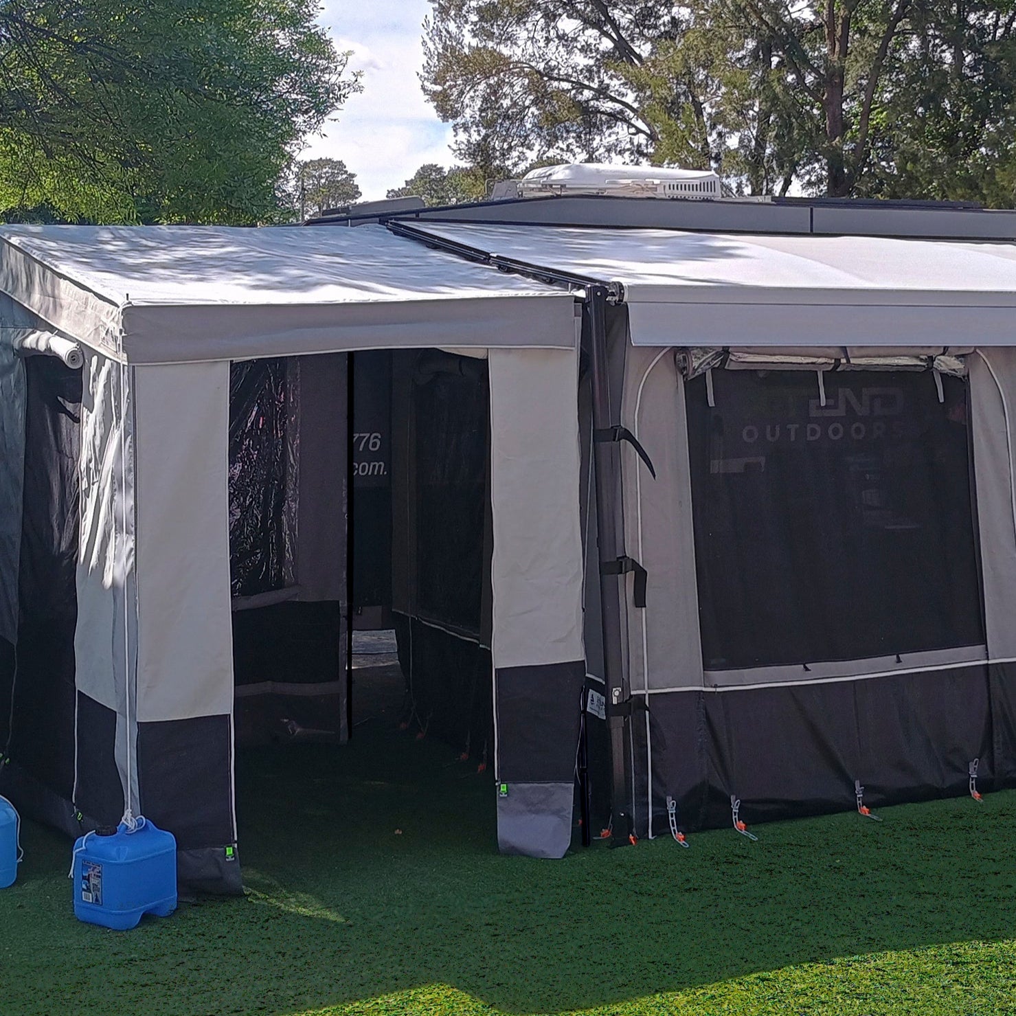 Caravan BBQ Porch & Wall Set